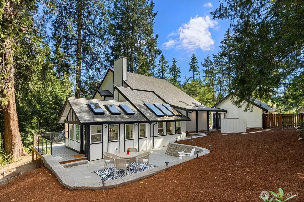 11785 Penny Place NE Bainbridge Island WA 98110