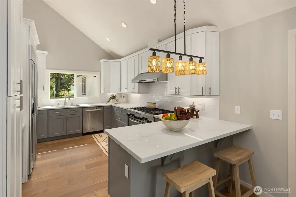 11785 Penny Place NE Bainbridge Island WA 98110