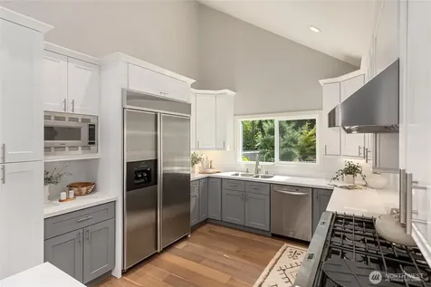 11785 Penny Place NE Bainbridge Island WA 98110