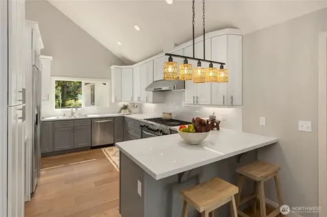 11785 Penny Place NE Bainbridge Island WA 98110