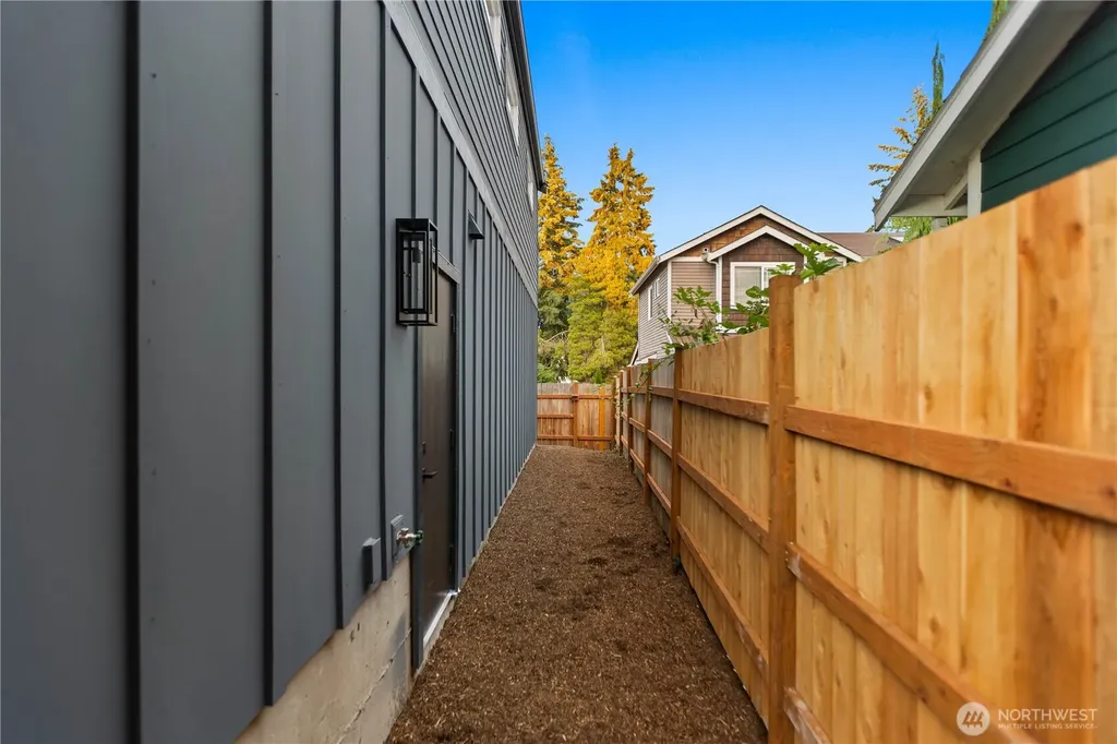811 NE 125th Street Seattle WA 98125