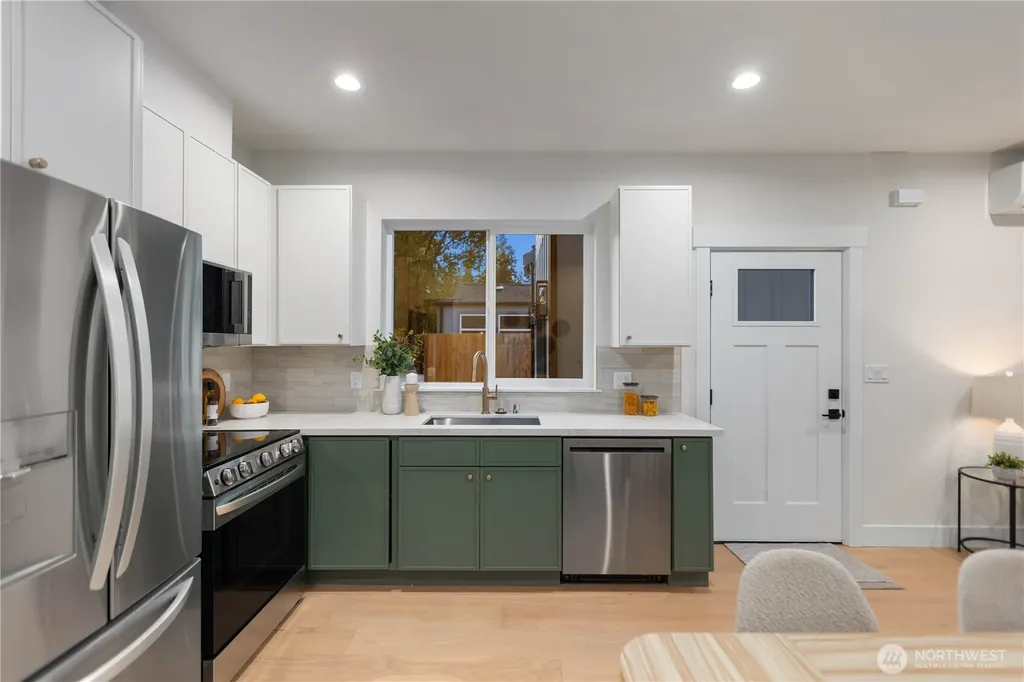 811 NE 125th Street Seattle WA 98125