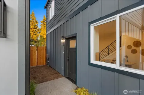811 NE 125th Street Seattle WA 98125