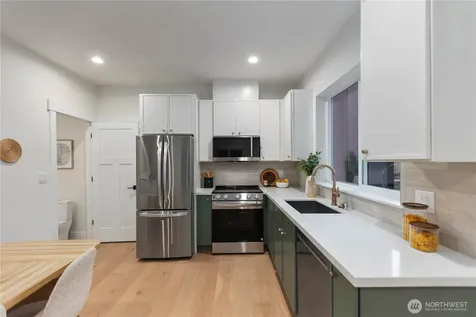 811 NE 125th Street Seattle WA 98125