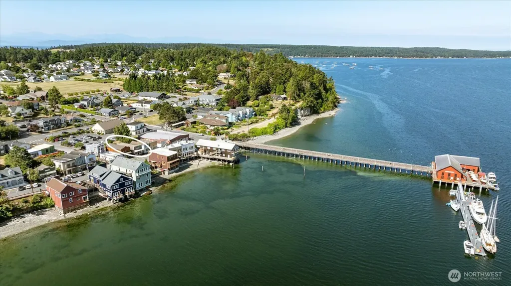15 NW Front Street Coupeville WA 98239
