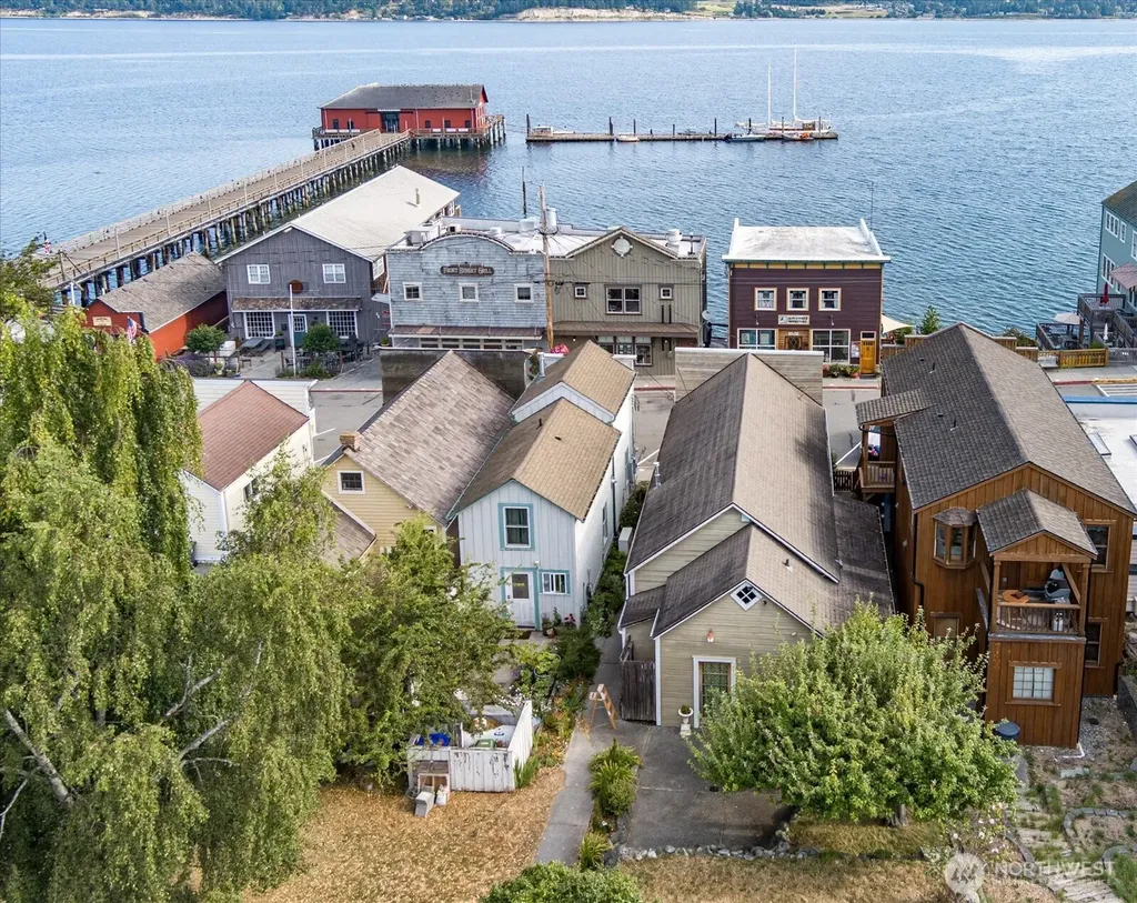15 Front Street NW Coupeville WA 98239
