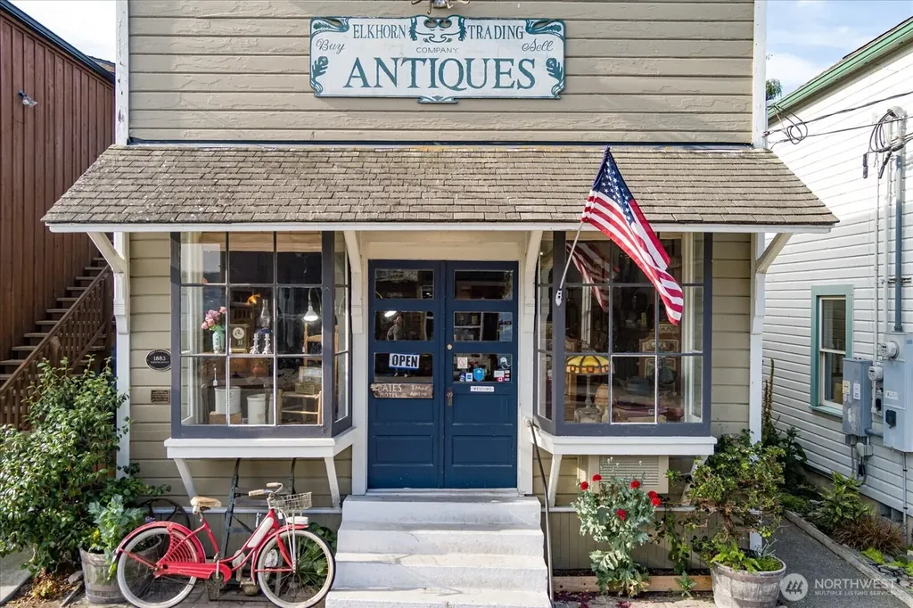 15 Front Street NW Coupeville WA 98239