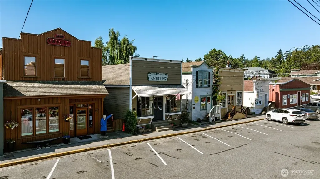 15 NW Front Street Coupeville WA 98239