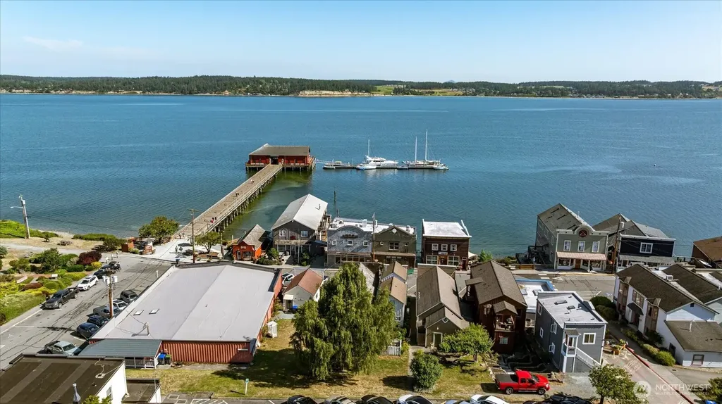 15 Front Street NW Coupeville WA 98239