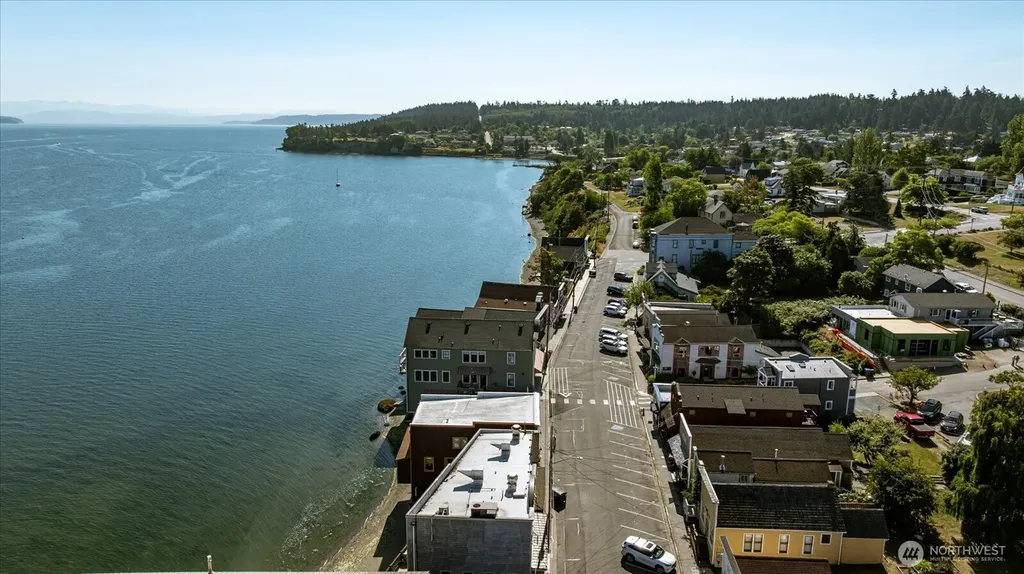 15 Front Street NW Coupeville WA 98239