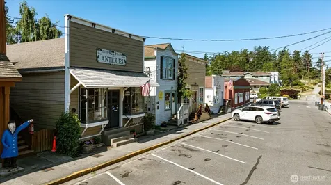 15 NW Front Street Coupeville WA 98239