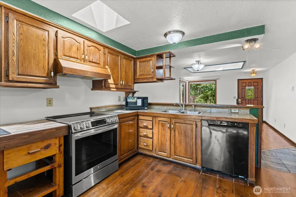 6112 202nd Place NE Arlington WA 98223