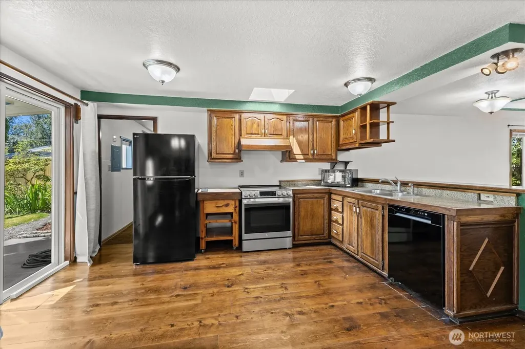 6112 202nd Place NE Arlington WA 98223