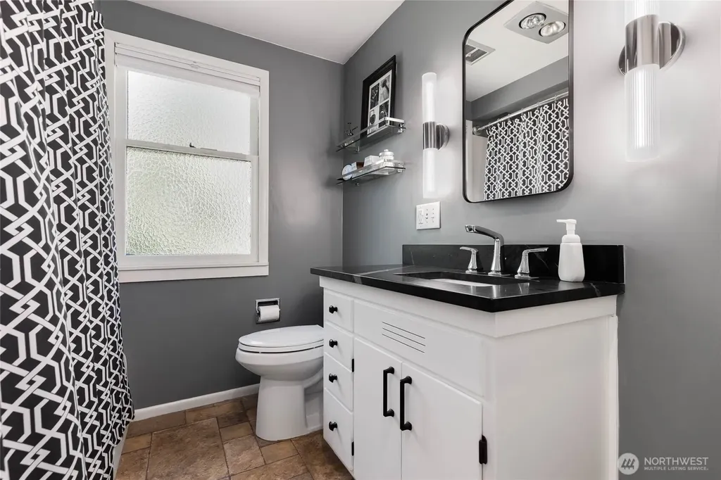 1532 Baker Avenue Everett WA 98201