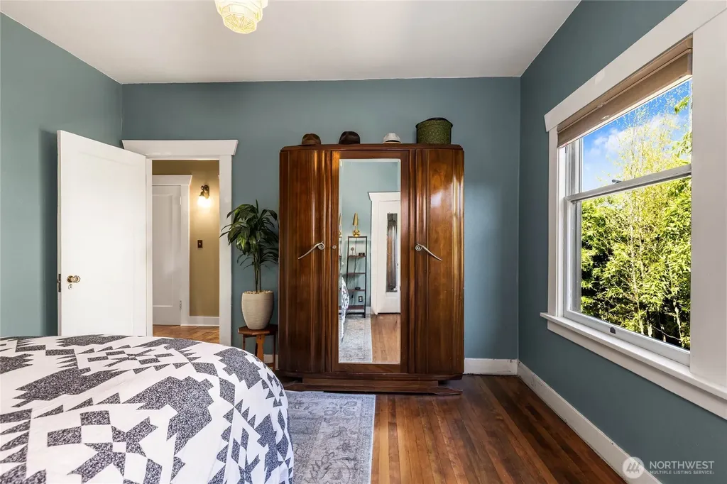 1532 Baker Avenue Everett WA 98201