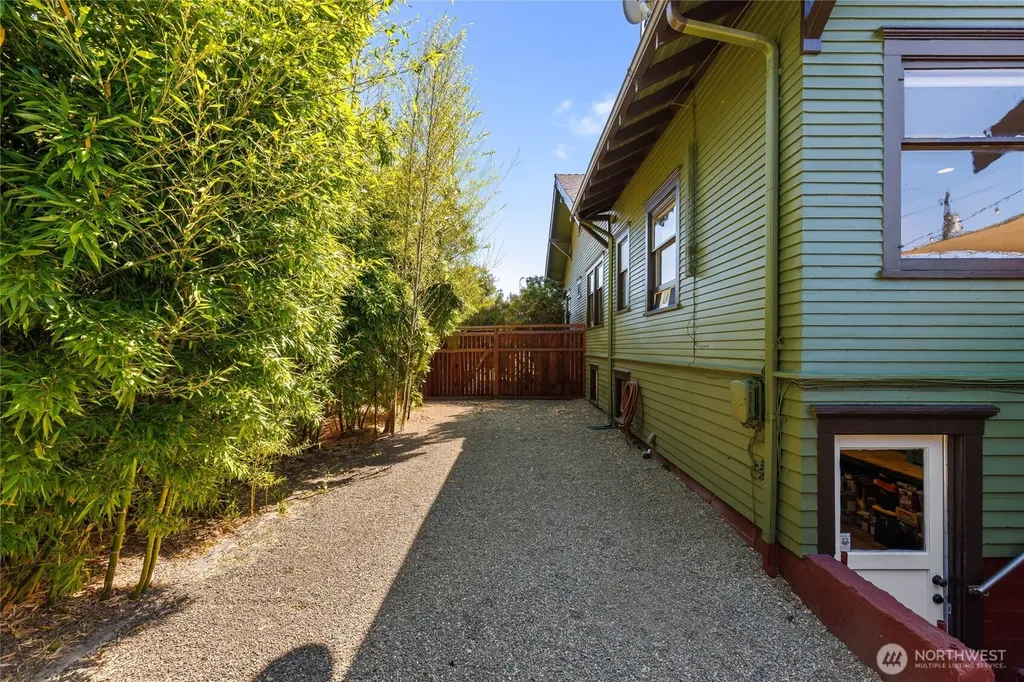 1532 Baker Avenue Everett WA 98201