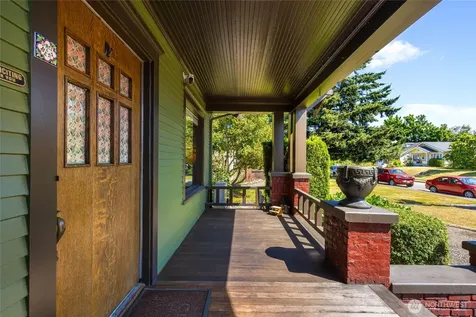 1532 Baker Avenue Everett WA 98201