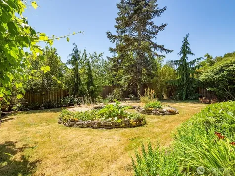 745 N 97th Street Seattle WA 98103