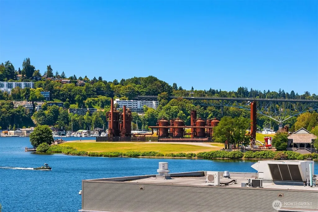 2804 Fairview Avenue E Seattle WA 98102