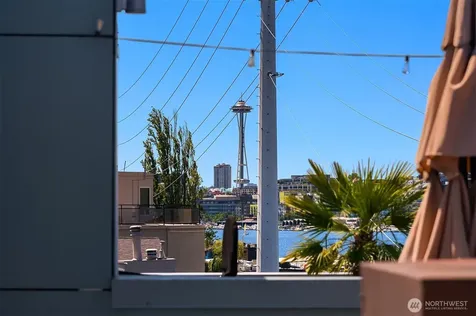 2804 Fairview Avenue E Seattle WA 98102