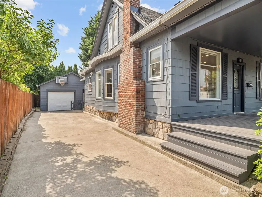 624 NE 2nd Avenue Camas WA 98600
