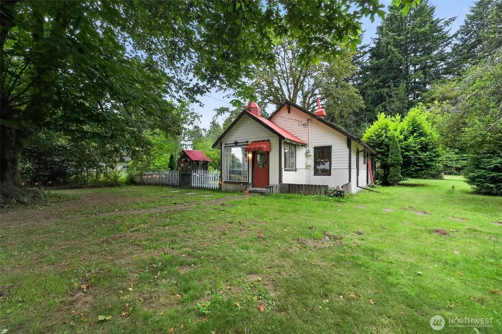 173 Young Road Randle WA 98377