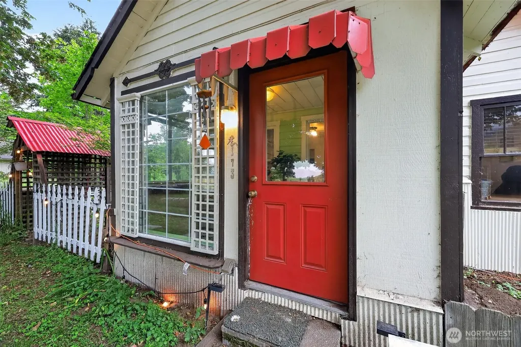 173 Young Road Randle WA 98377