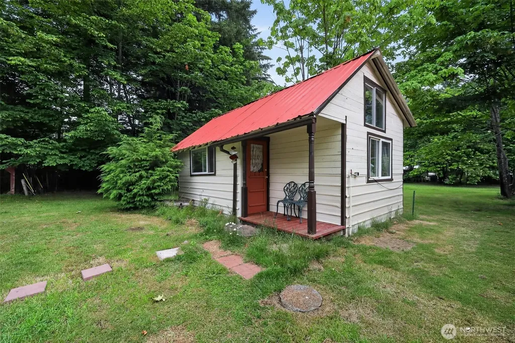 173 Young Road Randle WA 98377