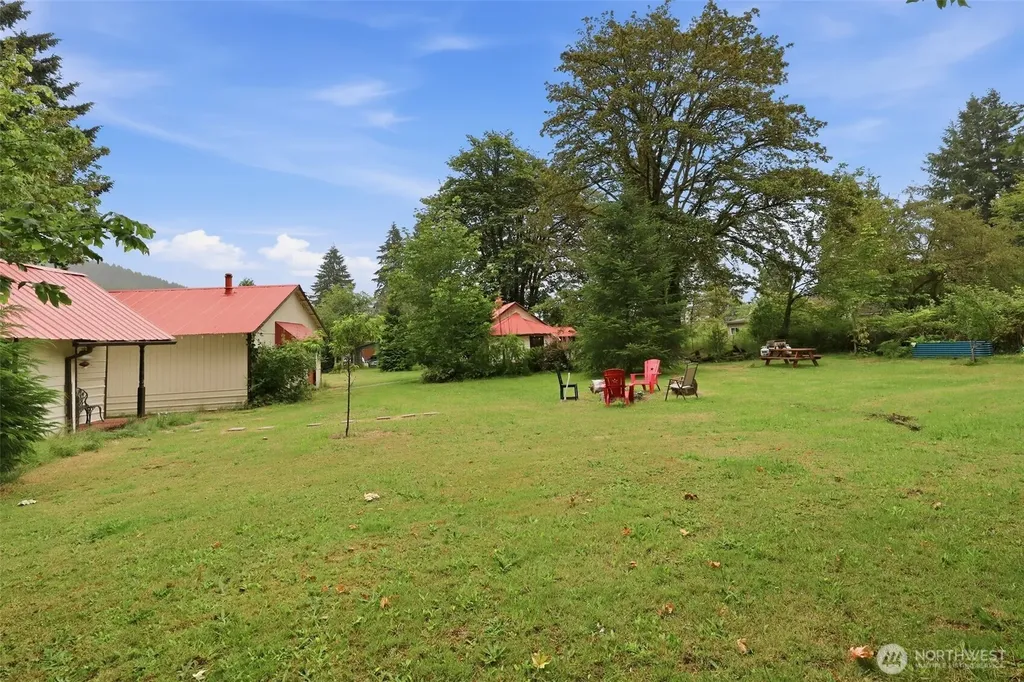 173 Young Road Randle WA 98377