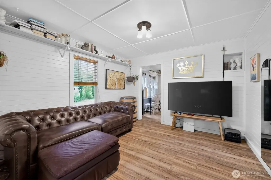 173 Young Road Randle WA 98377