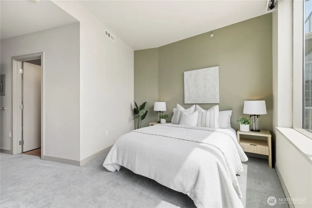 10610 NE 9th Place Bellevue WA 98004