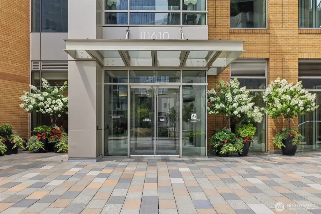 10610 NE 9th Place Bellevue WA 98004