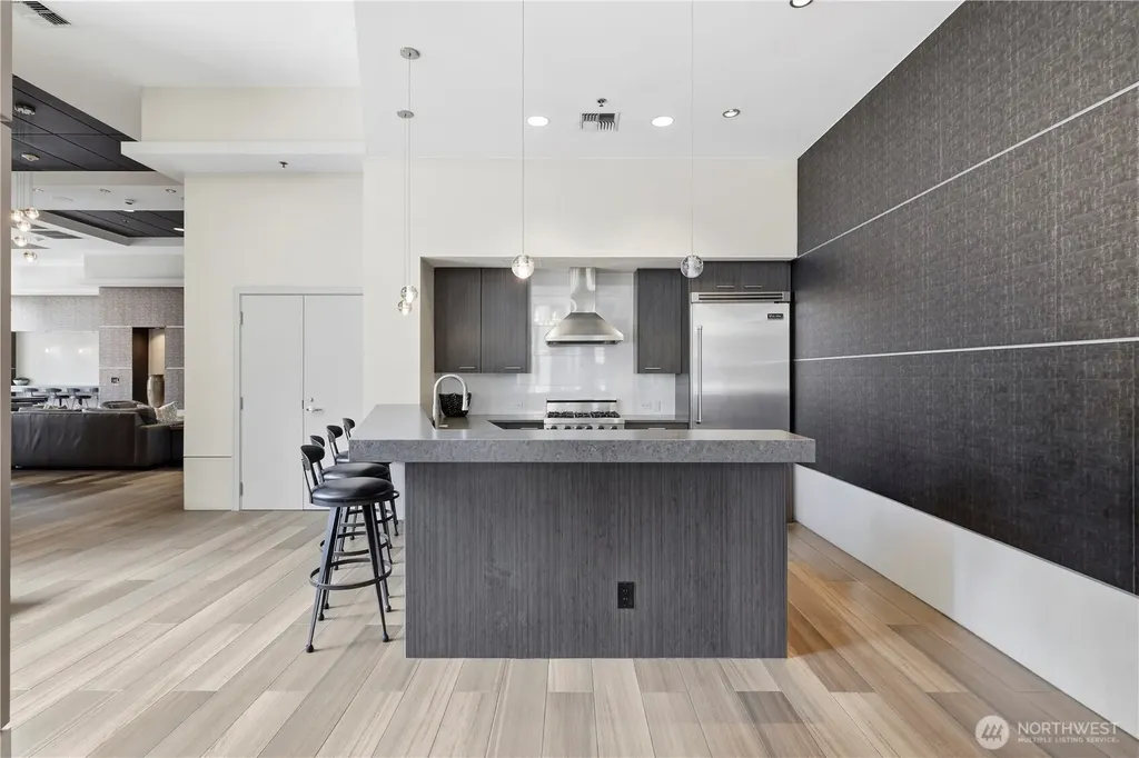 10610 NE 9th Place Bellevue WA 98004