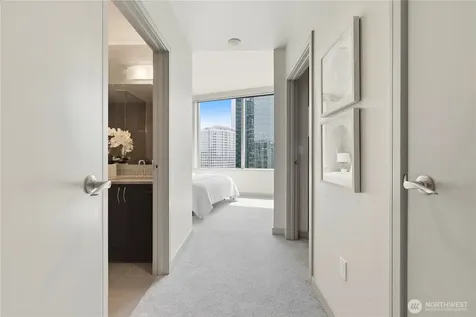 10610 NE 9th Place Bellevue WA 98004