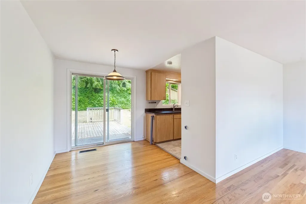 1033 151st Avenue SE Bellevue WA 98007