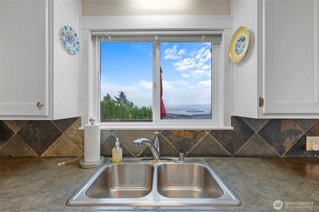 631 Manaco Beach Road Camano Island WA 98282