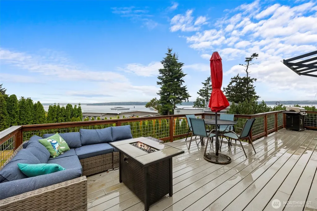 631 Manaco Beach Road Camano Island WA 98282