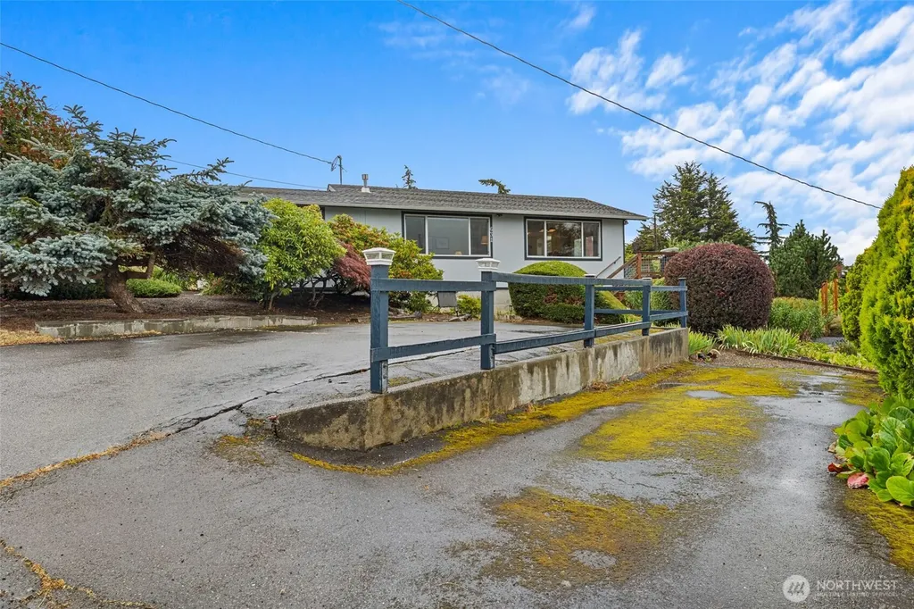 631 Manaco Beach Road Camano Island WA 98282