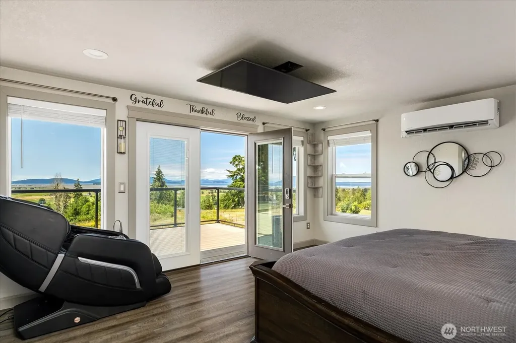 16272 Lookout Lane Bow WA 98232