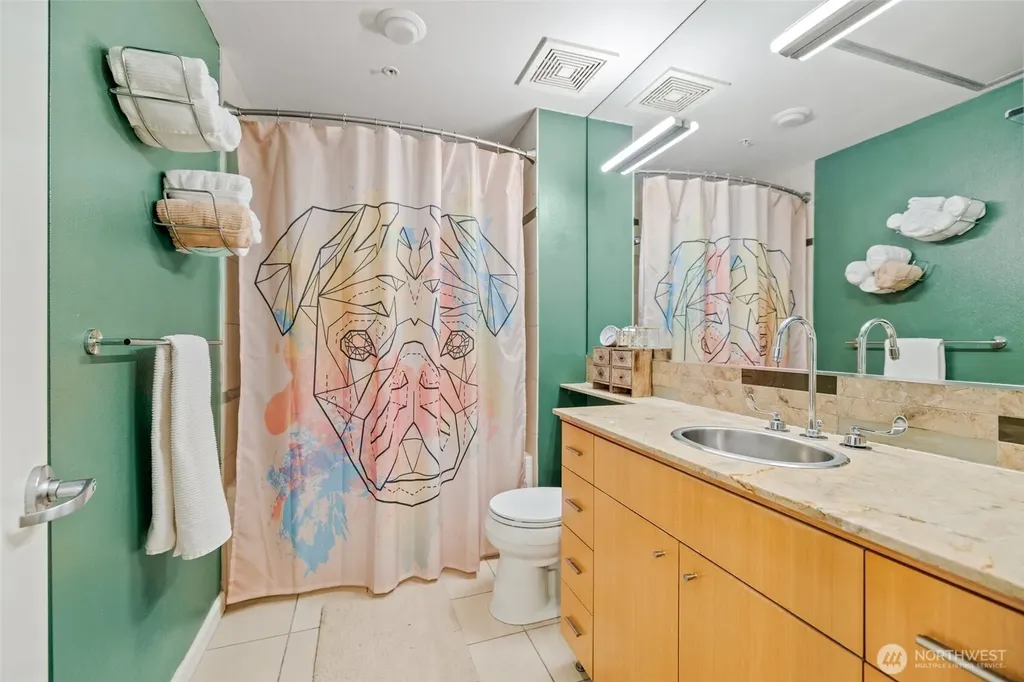 17 W Mercer Street Seattle WA 98119