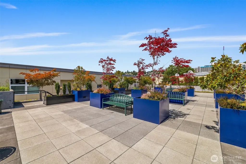 17 W Mercer Street Seattle WA 98119