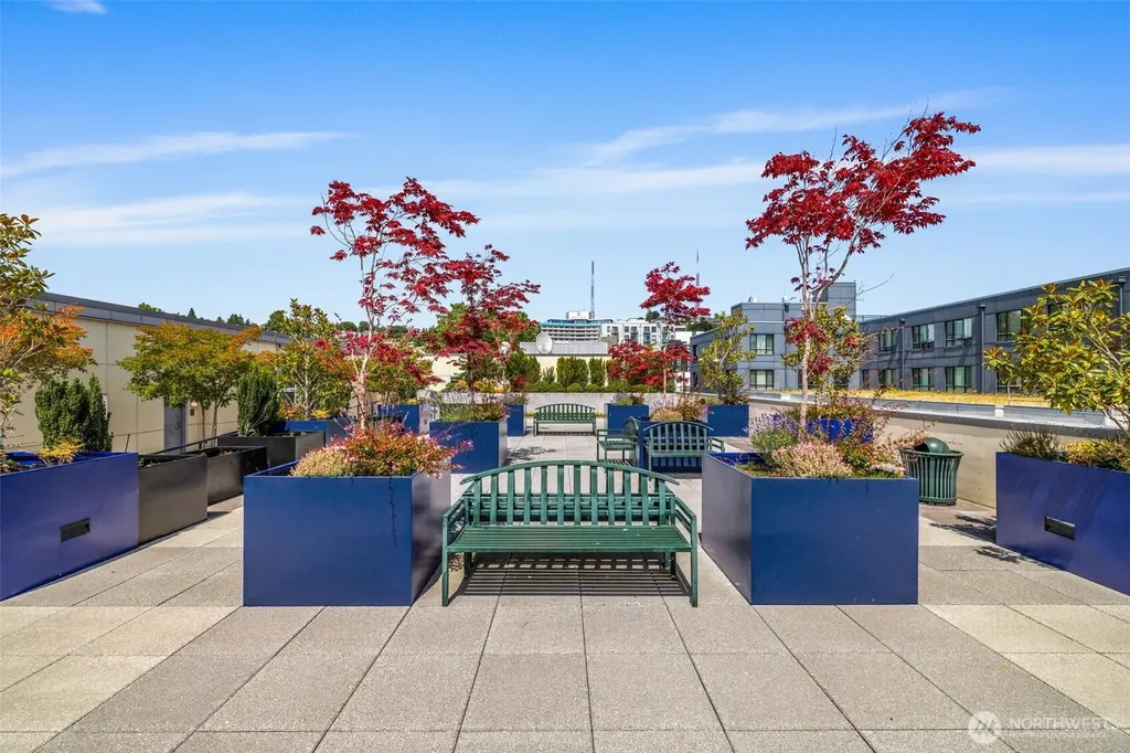 17 W Mercer Street Seattle WA 98119