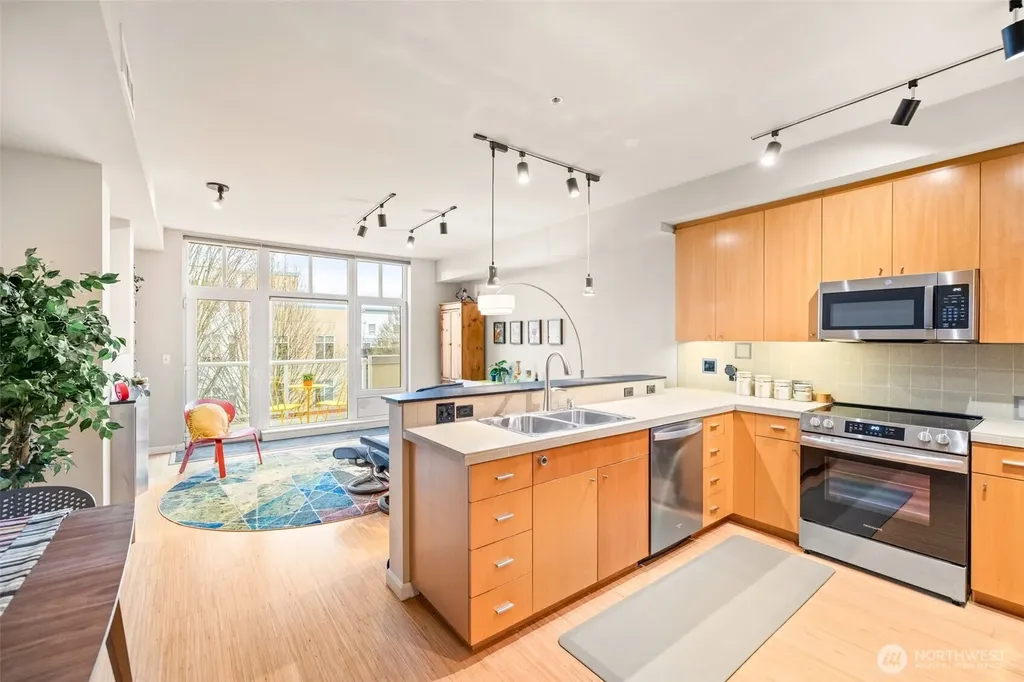 17 W Mercer Street Seattle WA 98119