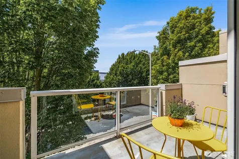 17 W Mercer Street Seattle WA 98119