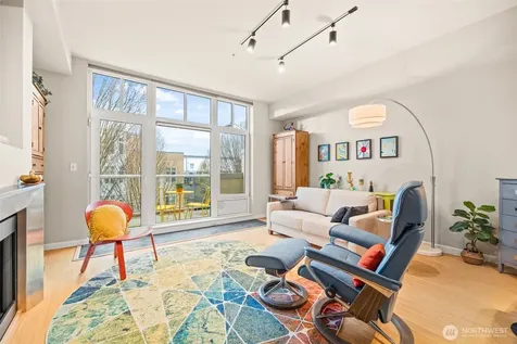 17 W Mercer Street Seattle WA 98119
