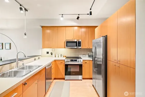 17 W Mercer Street Seattle WA 98119
