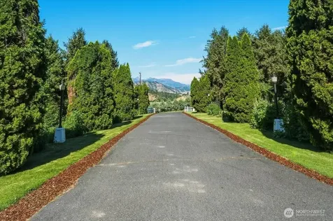 5397 Hughes Road Cashmere WA 98815