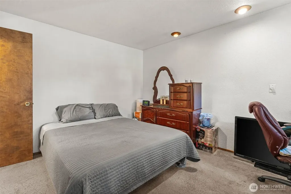 5117 84th Street E Tacoma WA 98446