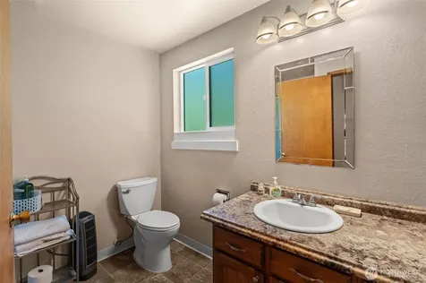 5117 84th Street E Tacoma WA 98446
