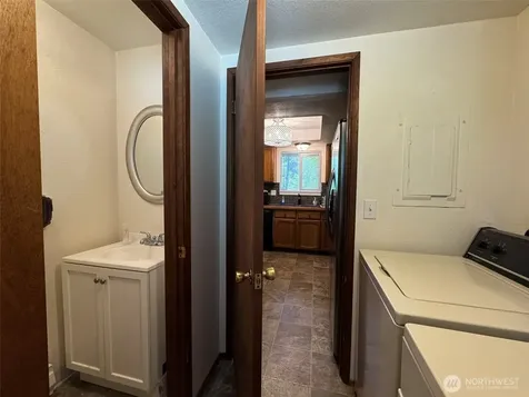 5117 84th Street E Tacoma WA 98446
